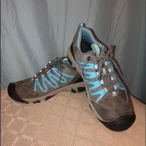 Women’s Keen hiking shoes, gray & blue, size 6.5